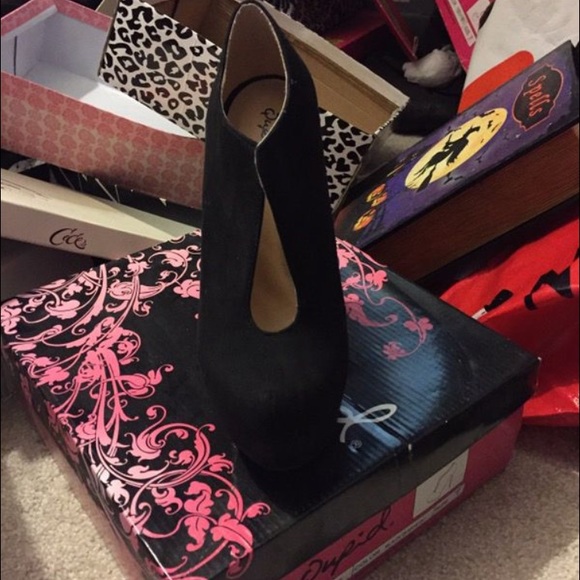 Black heel - Picture 2 of 2